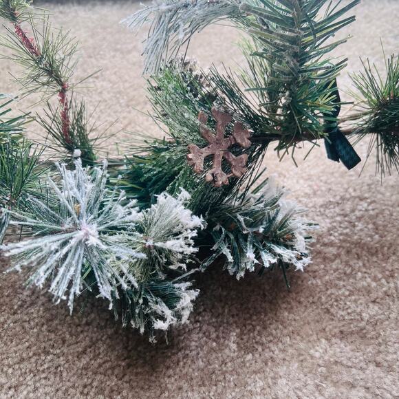 NWOT Ashland Holiday Woodland Snowflake Pinecone Snow Garland Decor - Picture 12 of 16